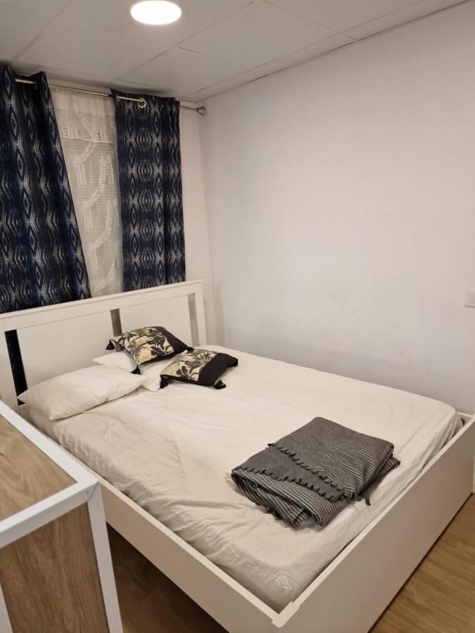 Moderno Apartamento Del Arquitecto Aparthotel Valencia Kültér fotó