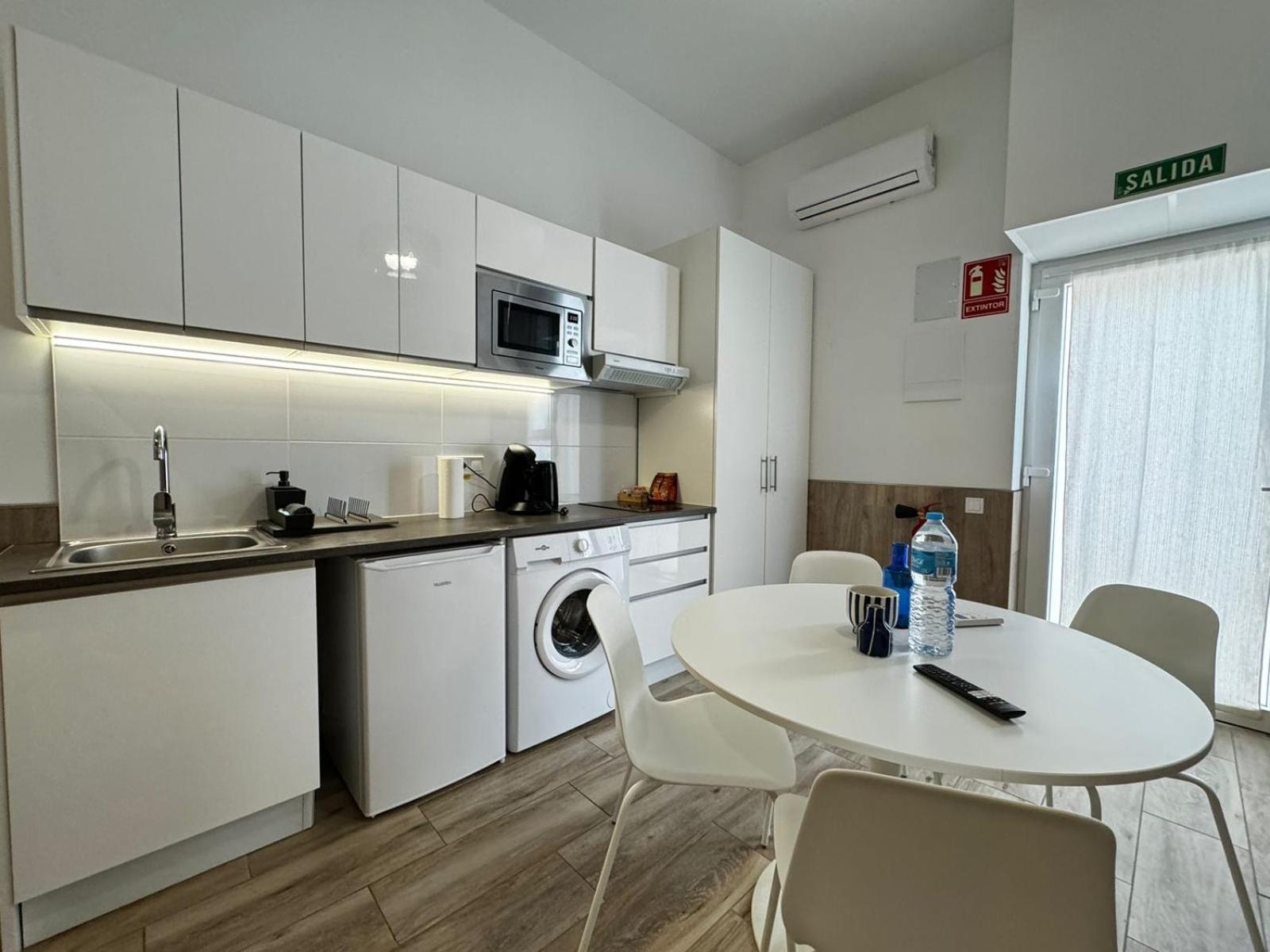 Moderno Apartamento Del Arquitecto Aparthotel Valencia Kültér fotó